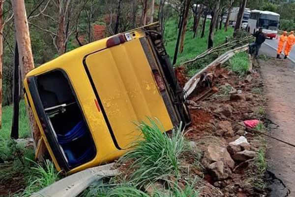 Acidentes na BR365 deixam três mortos e, segundo a PRF, principal causa é a imprudência