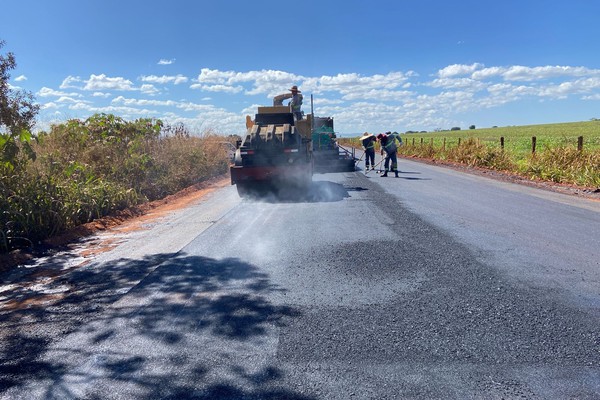 Asfaltamento da Estrada de Alagoas entra na reta final e deve ser concluído ainda nesta semana