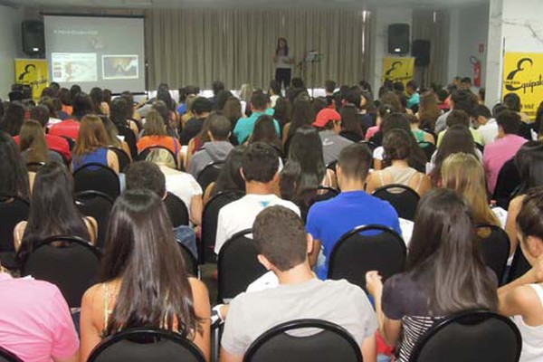 Alunos do Colégio Equipe têm preparação especial para maratona de provas do Vestibular do Unipam