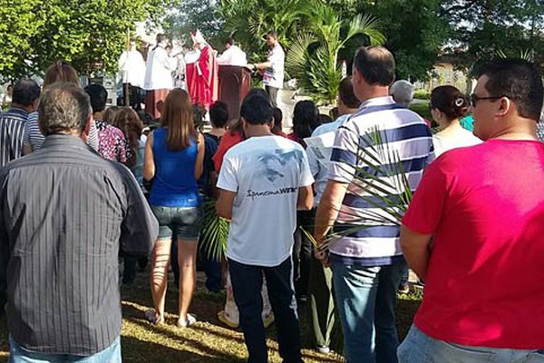 Missa de Ramos abre celebrações da Semana Santa da Igreja Católica em Patos de Minas