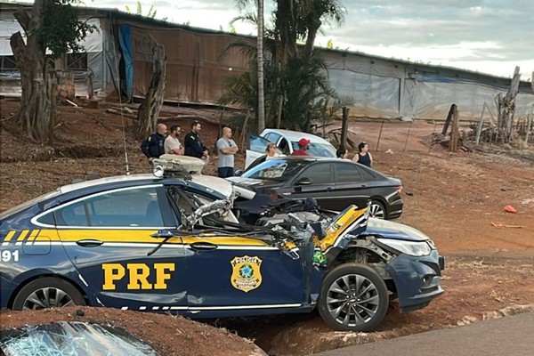 Carreta desgovernada atinge viatura da PRF na BR 365 e tira a vida de policial de 37 anos