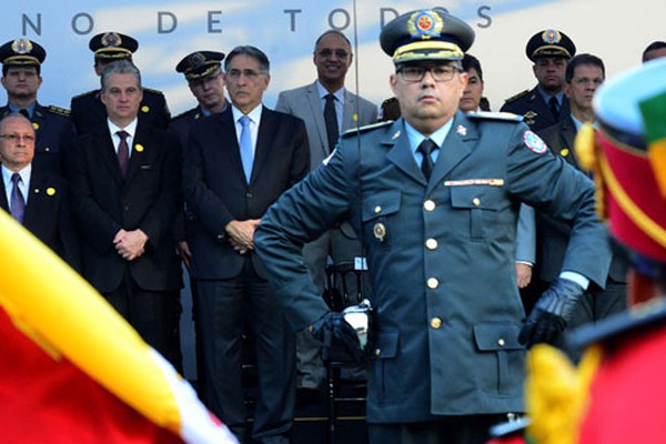 Governador dá posse ao novo comandante-geral dos Bombeiros