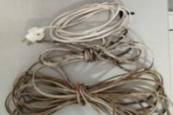 Homem é flagrado furtando fiação elétrica em templo religioso em Patos de Minas