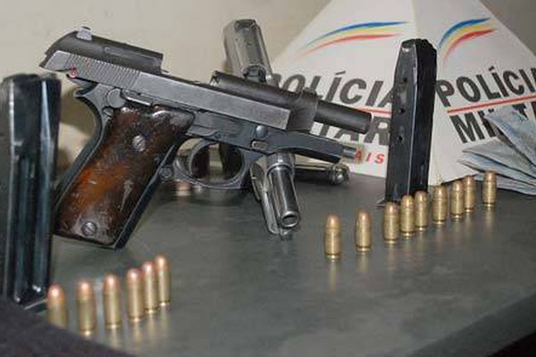 Menor escapa, mas PM apreende duas pistolas carregadas no Esperança