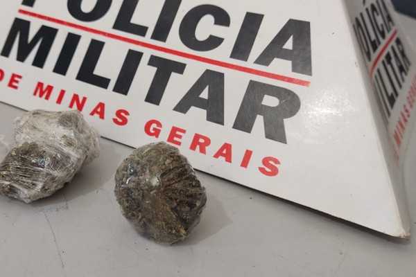 Estudante é flagrado com buchas de maconha dentro de escola e acaba na delegacia em Patos de Minas