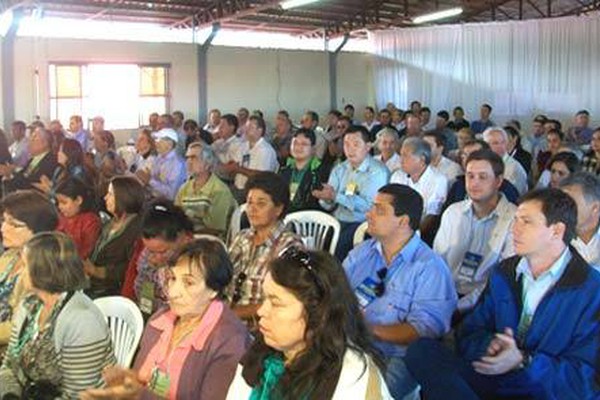 Feira de Agronegócios em São Gotardo se destaca na Fenacen 2013