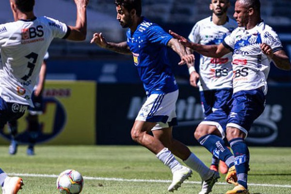 URT sofre com o pouco tempo de treinos e perde por 3 a 0 para o Cruzeiro na volta do Mineiro