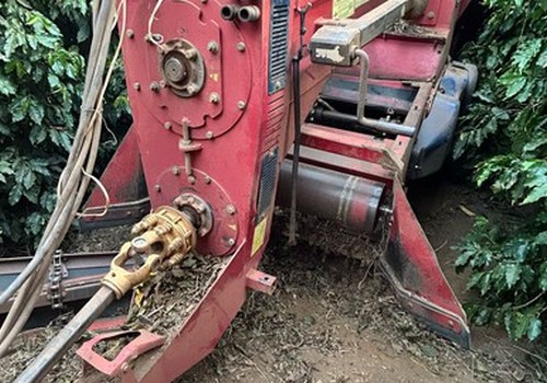Produtor rural morre após ser sugado por máquina em lavoura de café, entre Santana de Patos e Guimarânia