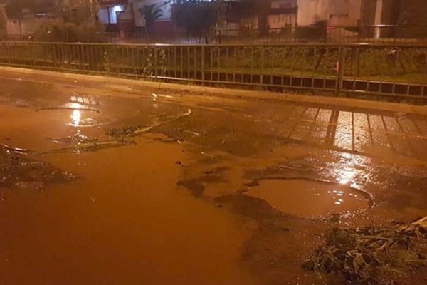 Buracos na avenida Fátima Porto estouram pneus e deixam motoristas a pé e irritados