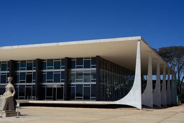 STF determina ações efetivas da ANP e Cade sobre combustíveis