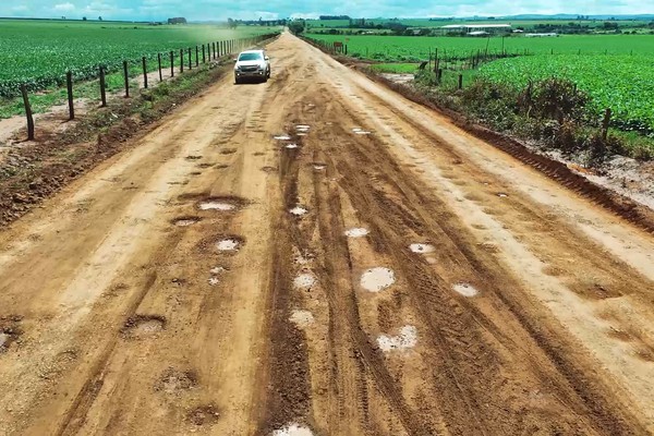 Moradores reclamam de paralisação das obras de pavimentação da Estrada de Alagoas desde outubro