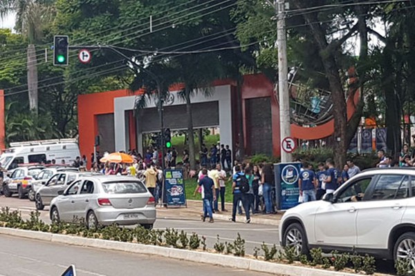 Hoje é dia de provas de Matemática, Química, Física e Biologia no Enem, siga a movimentação