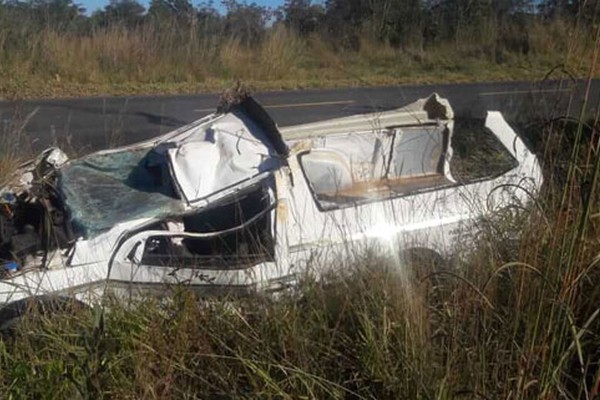 Motorista de carro funerário fica ferido ao sair da pista em curva da MGC 354 em PO