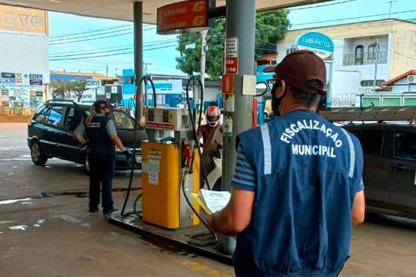 Procon abre procedimento para investigar venda de gás de cozinha e combustíveis na cidade