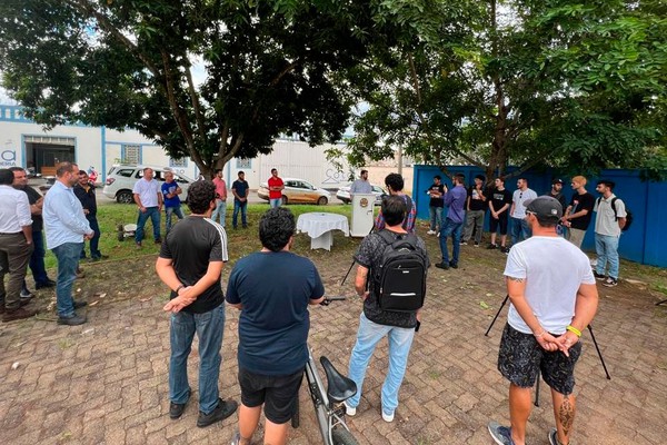 Prefeito Falcão assina ordem de serviço para reconstruir pista de skate no Projeto Saci