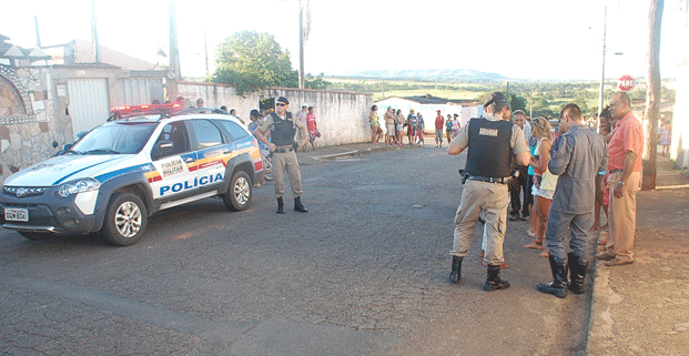 Atirador abre fogo e mata jovem no Bairro Brasil com tiros nas costas e no peito